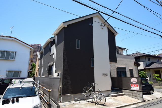 建物外観　～オシャレな外観です～