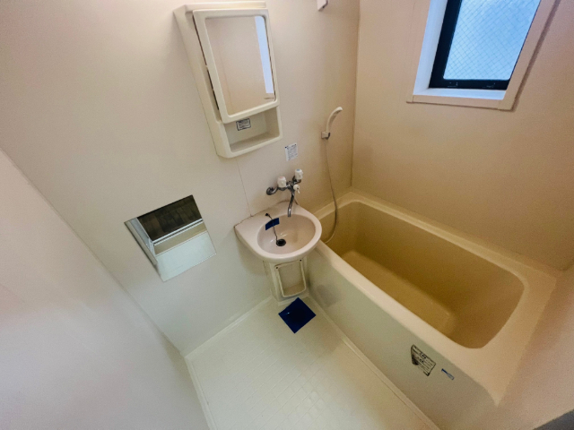バス・シャワールーム　別部屋参考写真