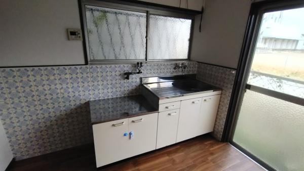 キッチン　フローリングです