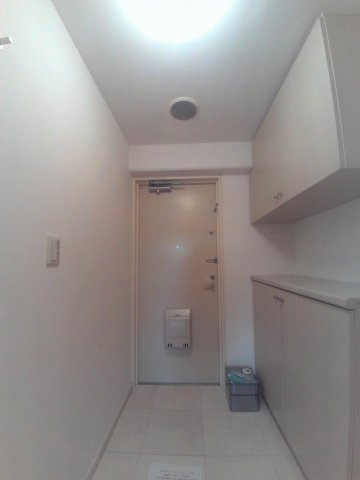 玄関　同間取り反転タイプの室内写真を参考に掲載しています