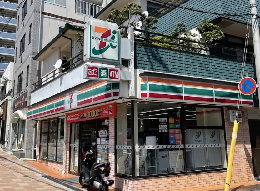 コンビニ　セブンイレブン 神戸新在家駅前店（コンビニ）まで161m