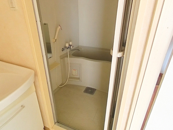 バス・シャワールーム　※別部屋の写真です