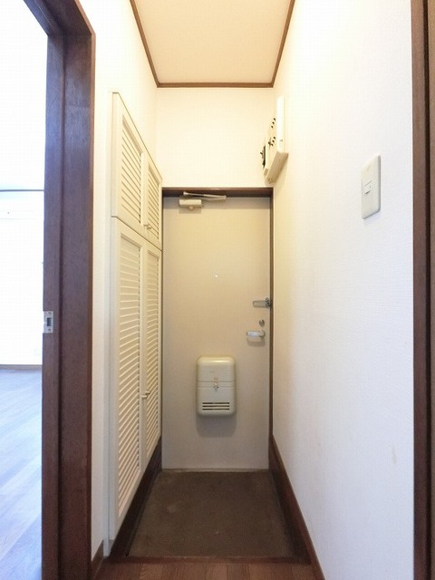 玄関　※写真は同タイプのお部屋です※