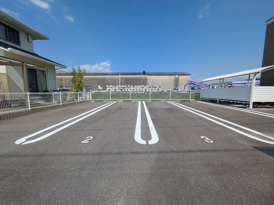 駐車場　駐車場