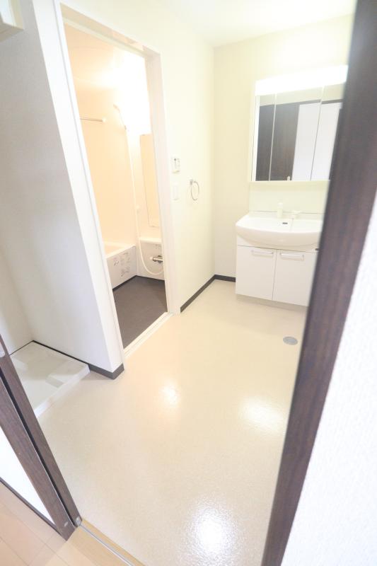 洗面設備　シャワー付洗面台
