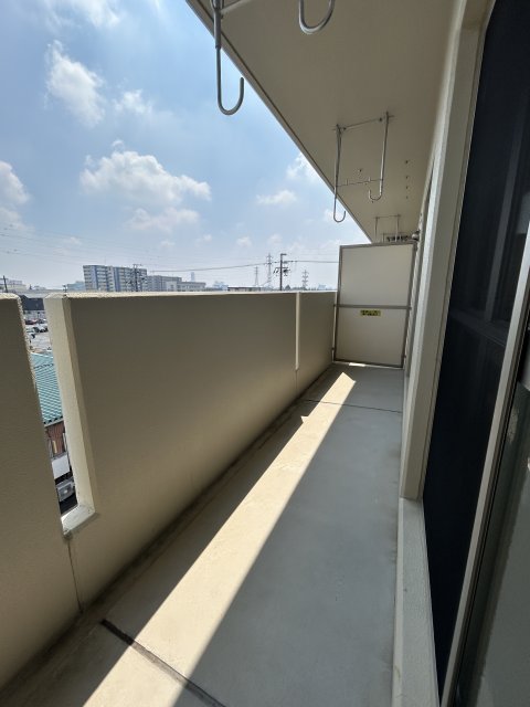 バルコニー　※写真は４０６号室です