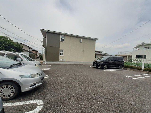 駐車場　駐車場に車を止められます