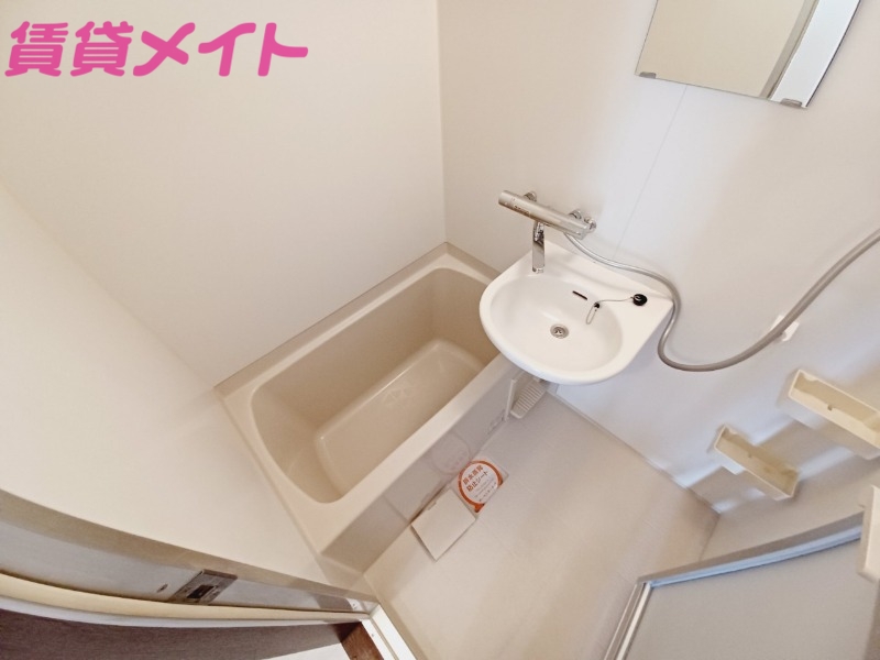 バス・シャワールーム　別部屋参考写真です