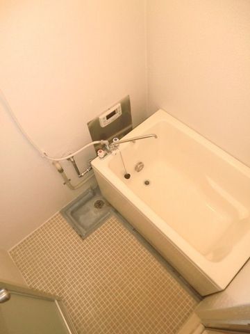 バス・シャワールーム　※同建物別室設備施工例　現況優先