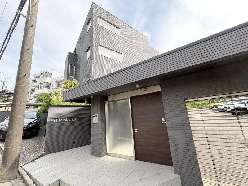 建物外観　エントランス
