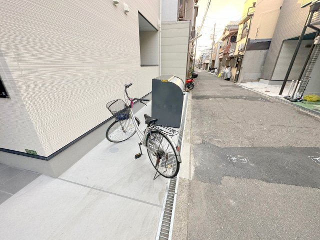 駐車場　敷地内には入居者専用の駐輪スペースもあります。