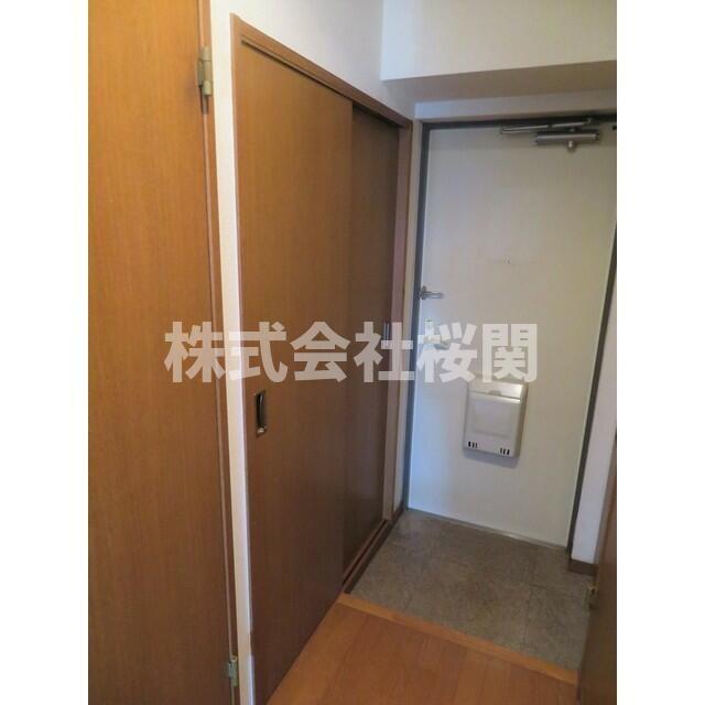 玄関　写真は他部屋