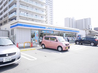 コンビニ　ローソン福岡香椎浜三丁目店（コンビニ）まで765m