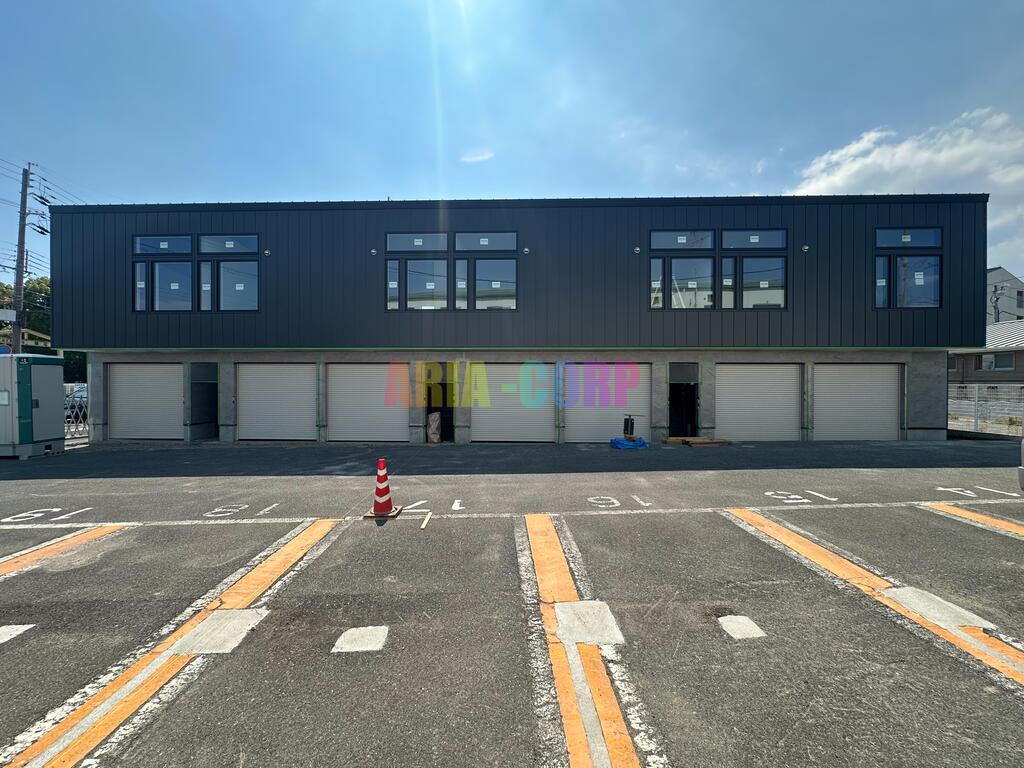 建物外観　2026年完成、希少なガレージハウスです！