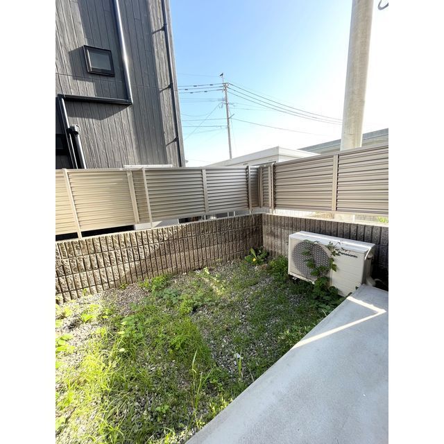 バルコニー　※同間取りＢ１０３号室の写真です。