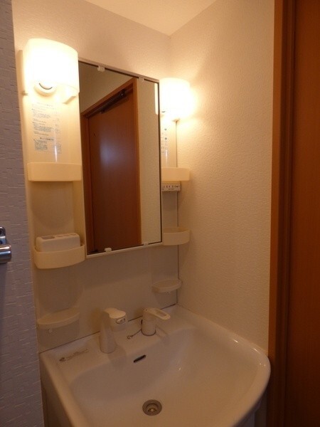 洗面設備　※他のお部屋の写真となります。