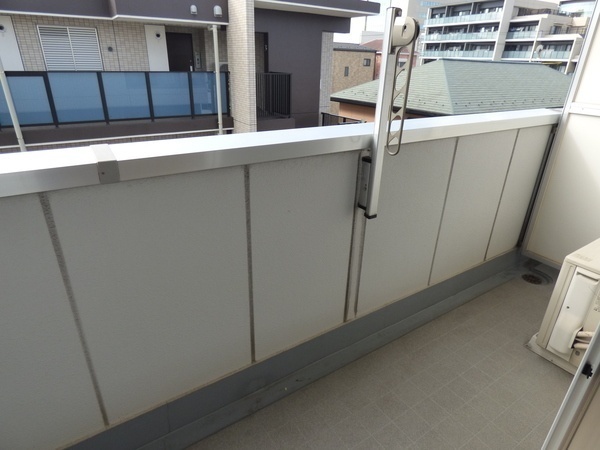 バルコニー　※他のお部屋の写真となります。