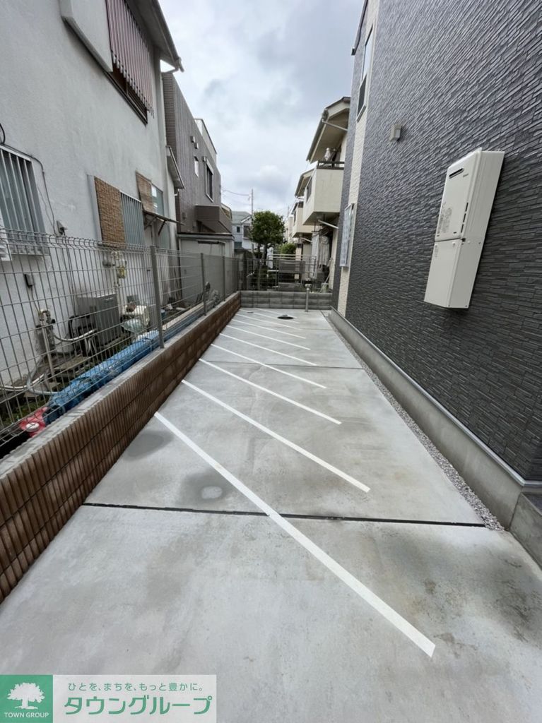 駐車場　庭