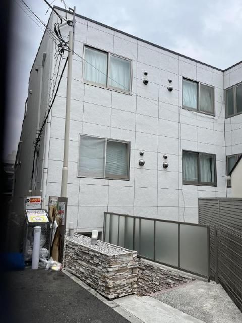 建物外観　■建物構造：鉄骨層■専有面積24.14平米■管理員：巡回