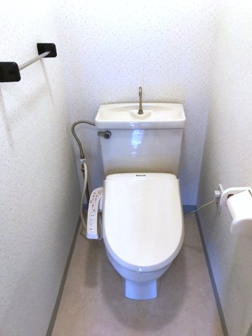 トイレ　落ち着いた色調のトイレです♪