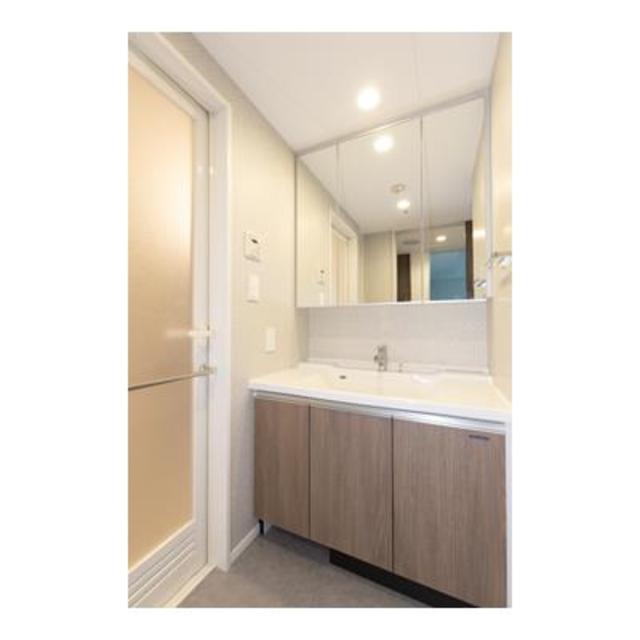 洗面設備　※写真は同タイプ住戸です。