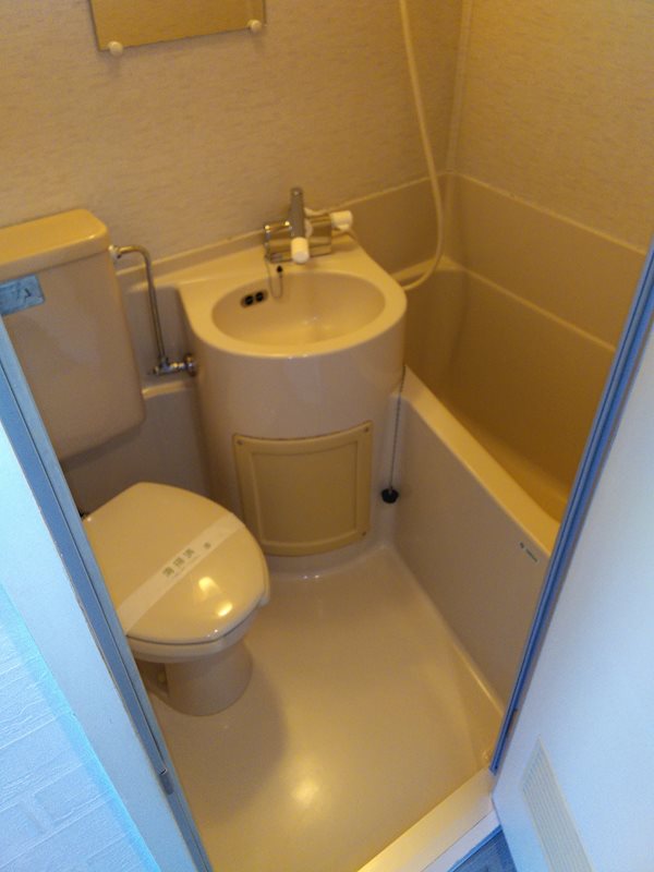 バス・シャワールーム　同建物同号室の室内写真です。