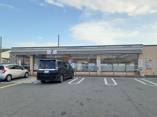 コンビニ　セブンイレブン西脇和田店（コンビニ）まで295m