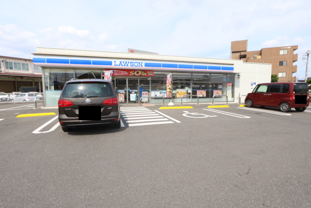 コンビニ　ローソン宇都宮川田町店（コンビニ）まで300m