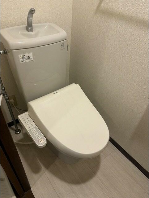 トイレ　嬉しい温水洗浄便座♪
