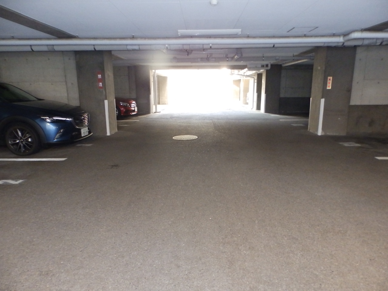 駐車場　屋内駐車場