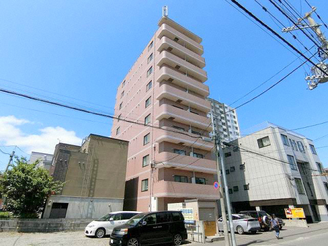 建物外観　敷金礼金無し☆地下鉄駅徒歩２分♪ネット無料、バルコニー付き☆