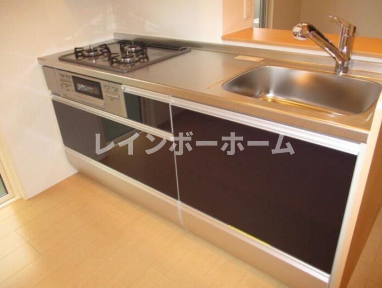 キッチン　コンパクトなキッチンで掃除もラクラク