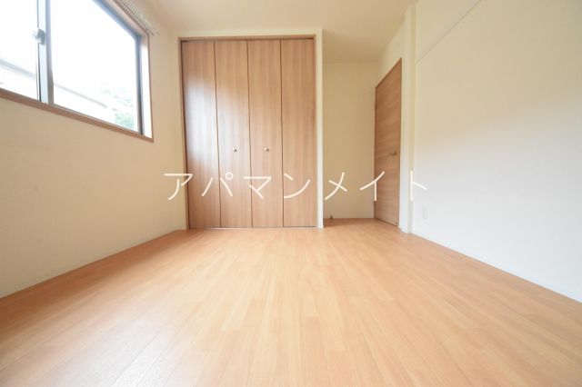 その他部屋・スペース　落ち着いて過ごせるお部屋なので、寝室にいかがでしょうか