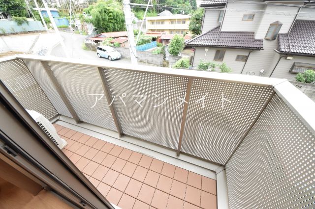バルコニー　お洗濯にも便利なバルコニー付き