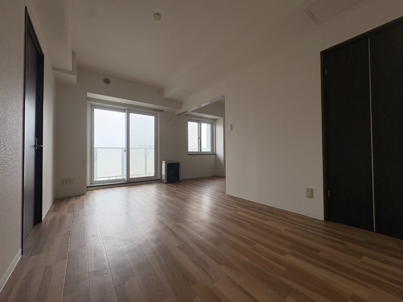 居室・リビング　広くてキレイなお部屋が広がっていて、充実した生活が送れそう。