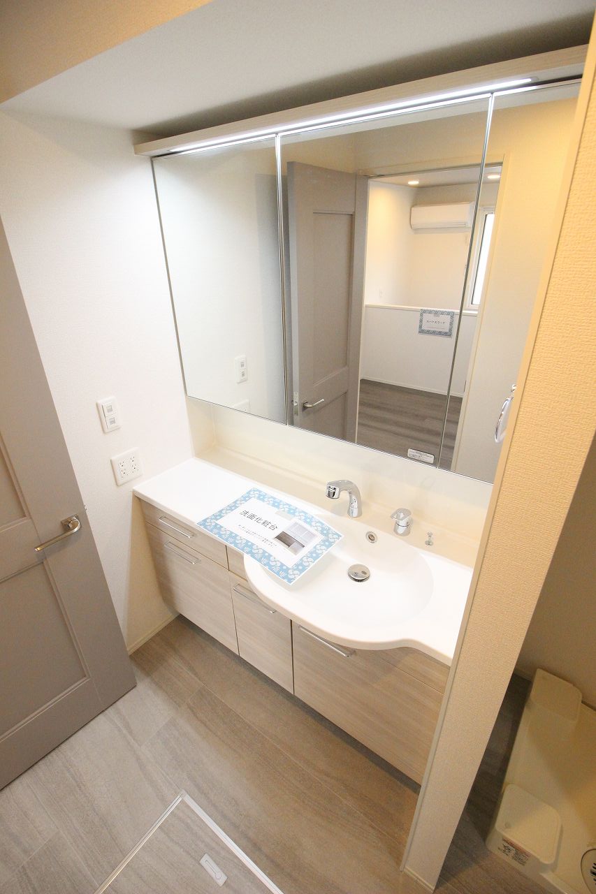 洗面設備　別の部屋の写真です