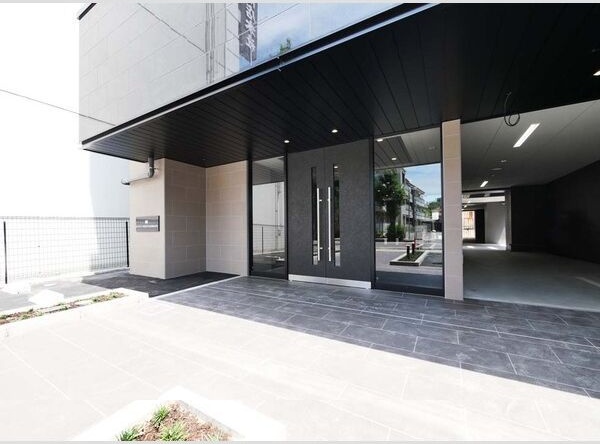 エントランス　名古屋で一番初期費用の安い賃貸専門の不動産会社です(^^)