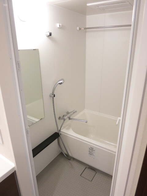 バス・シャワールーム　※別部屋の参考写真です。