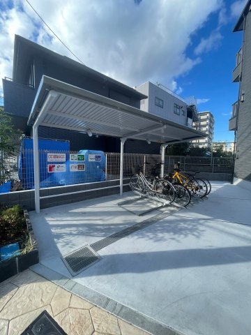 駐車場　駐車場に車を止められます