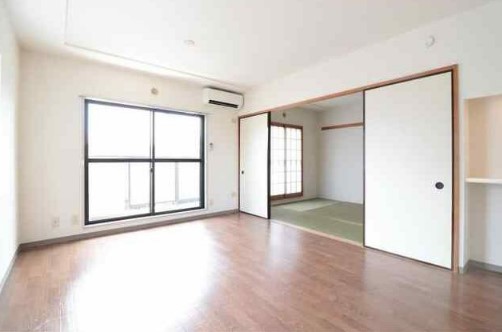 居室・リビング　13.0帖のきれいなLDK。