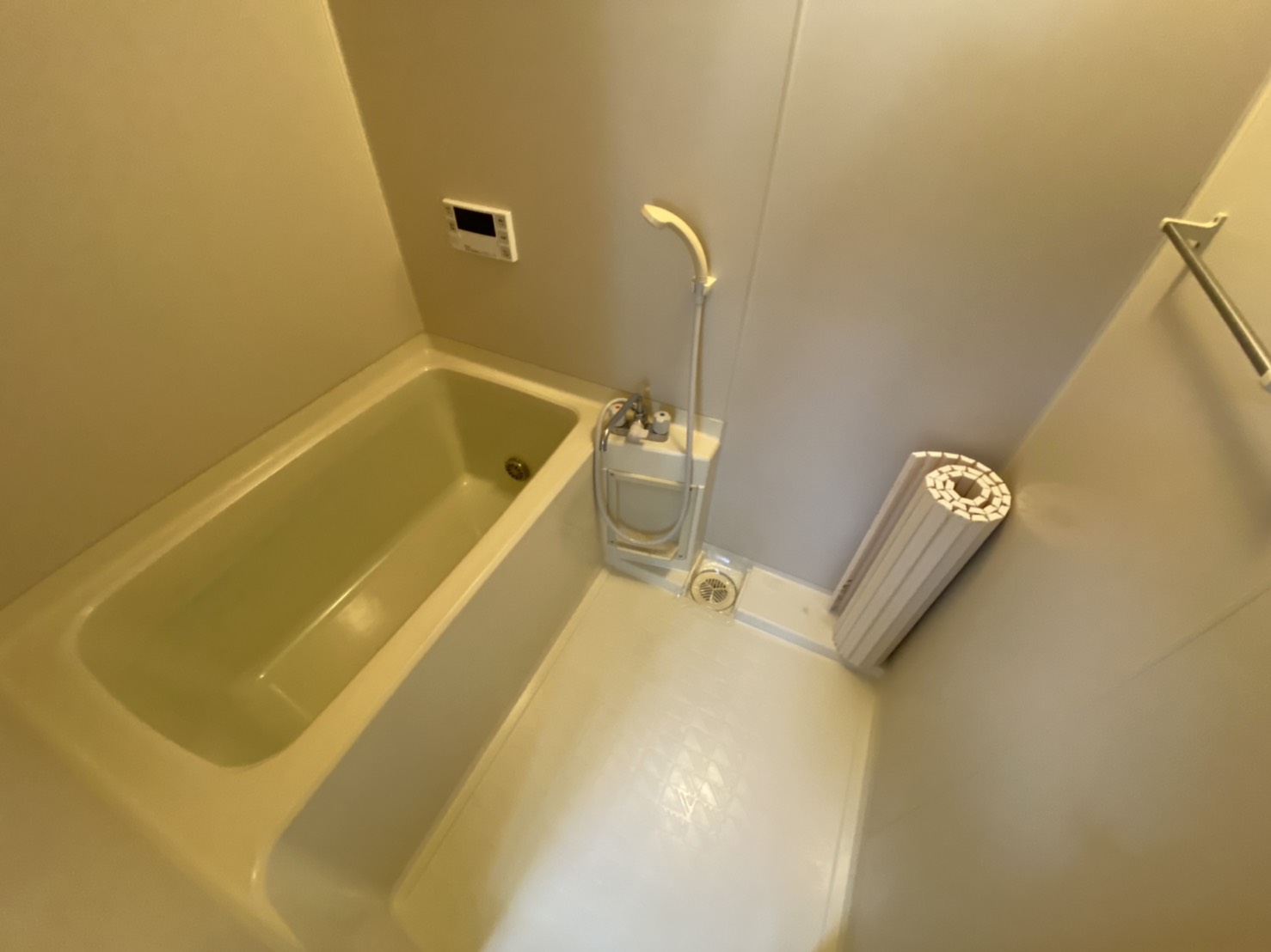 バス・シャワールーム　同マンションの別部屋の写真になります。