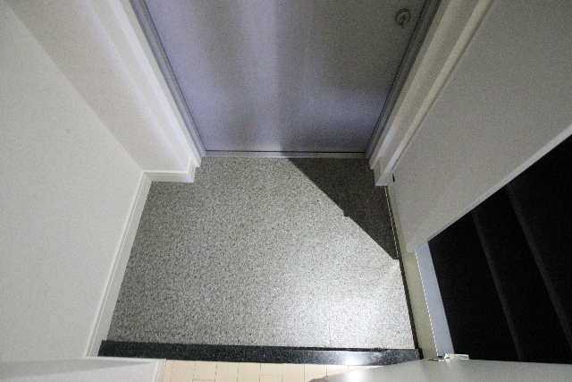 玄関　※別室の参考写真の為、現況優先です。