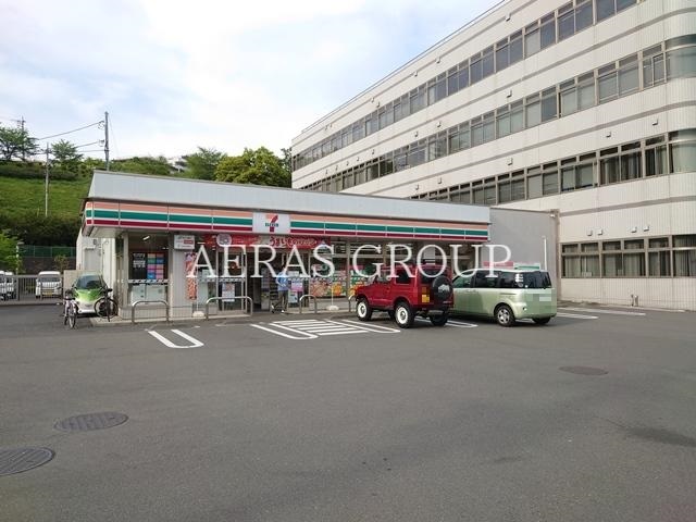 コンビニ　セブン-イレブン 多摩山王下１丁目店（コンビニ）まで197m