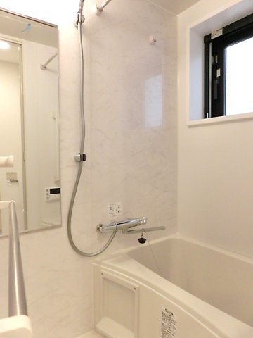 バス・シャワールーム　※写真は同タイプ住戸です。