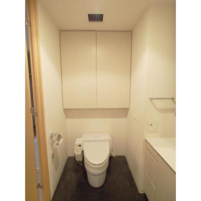 トイレ　※写真は同タイプ住戸です。