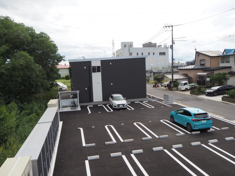 駐車場　駐車場