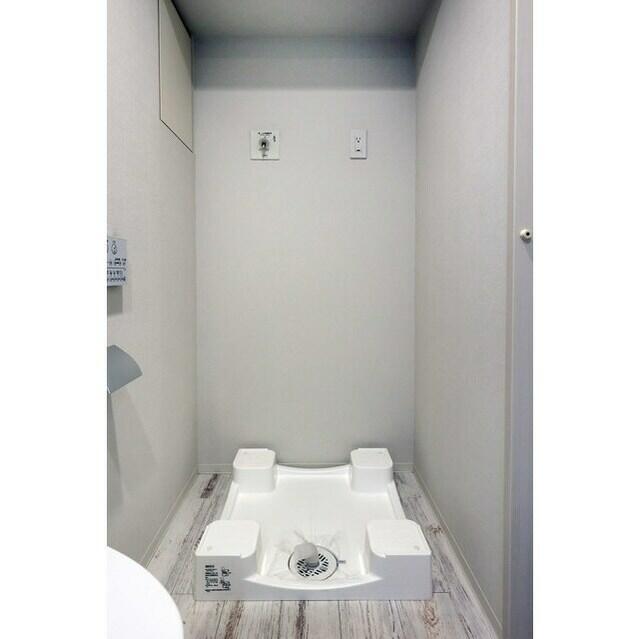 玄関　洗濯機置場