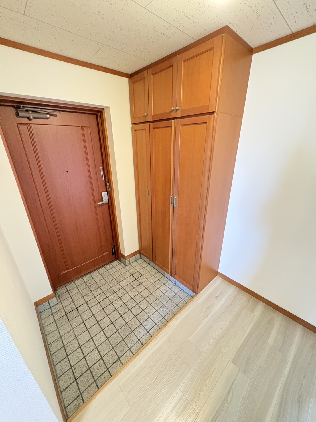 チェルキオ南町の玄関写真