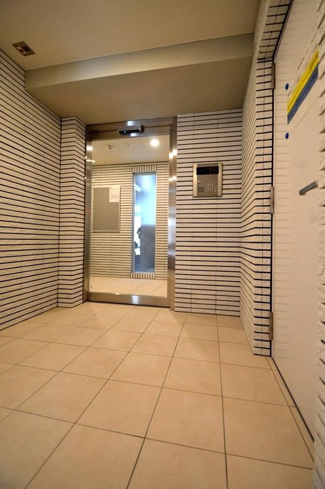東京メトロ日比谷線 入谷駅 徒歩8分 10階建 築12年の外観写真