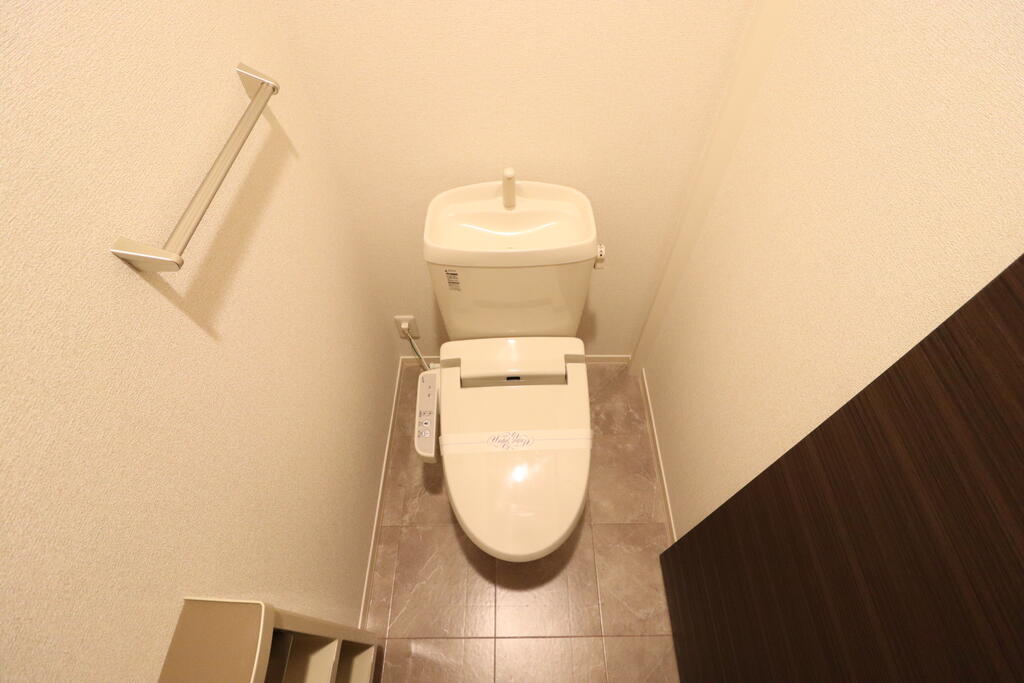 アローゼ B棟のトイレ写真